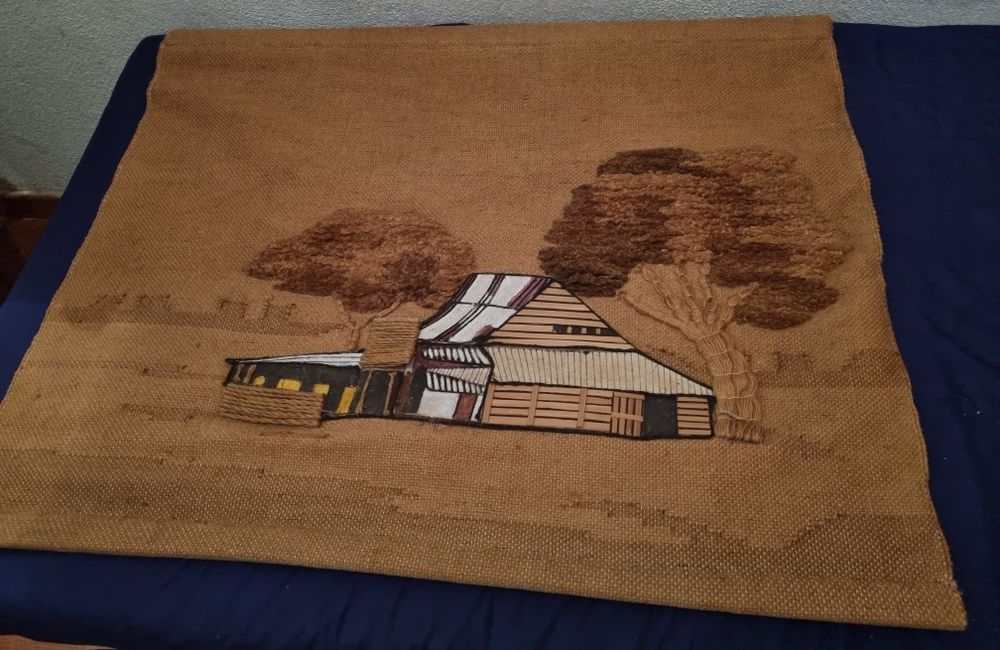 Tapete Bordado a mão antigo