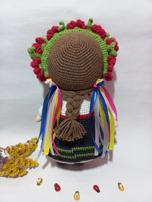 Лялька "Україночка з маками" в'язана гачком