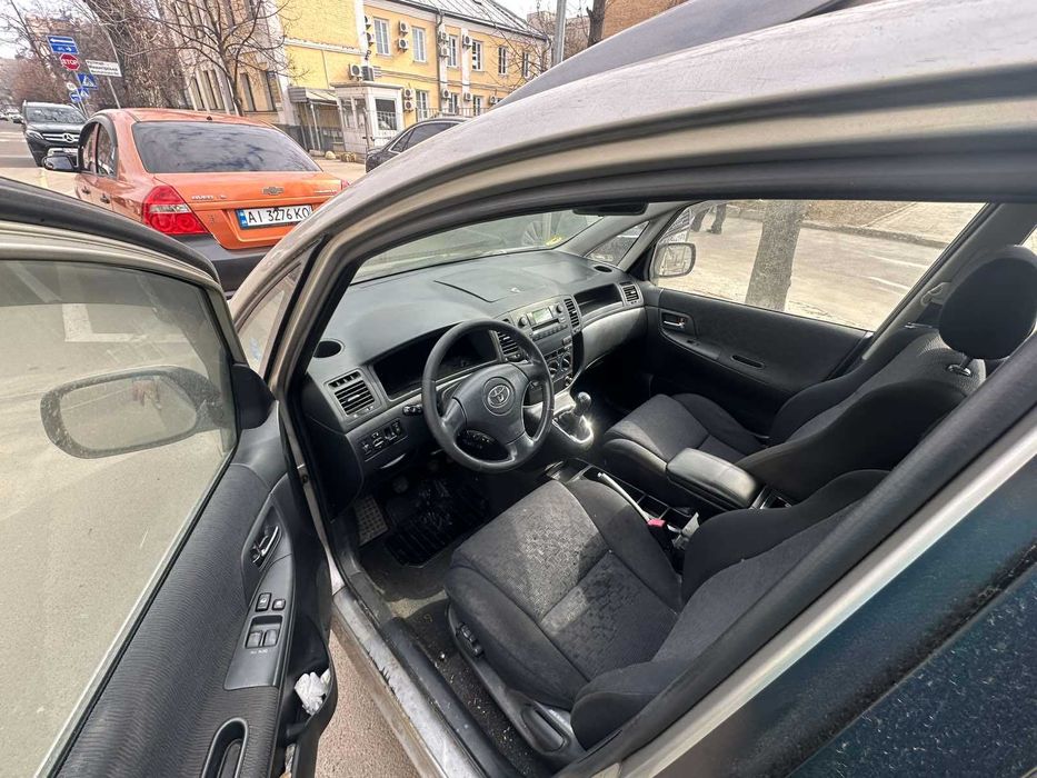 Разборка Toyota Corolla verso 2.0 2001-2004