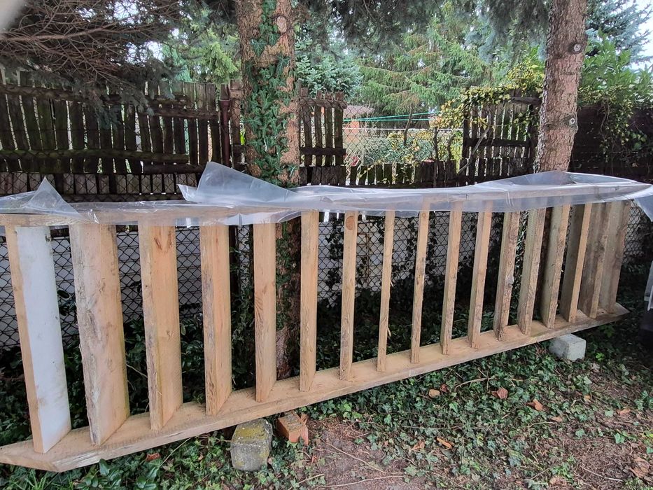 Drewniane schody budowlane