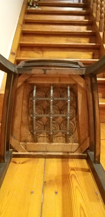 Stare dębowe międzywojenne krzesła