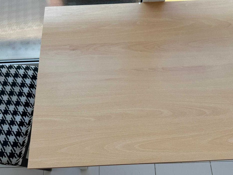 Conjunto mesa + 2 cadeiras