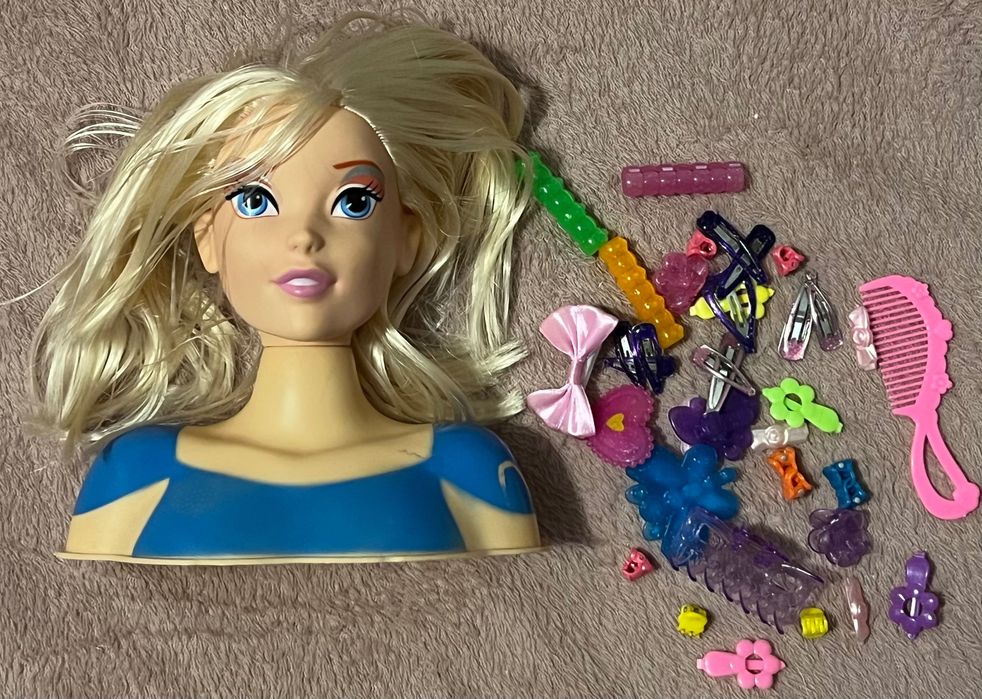 Lalka z włosami do czesania plus akcesoria do włosów