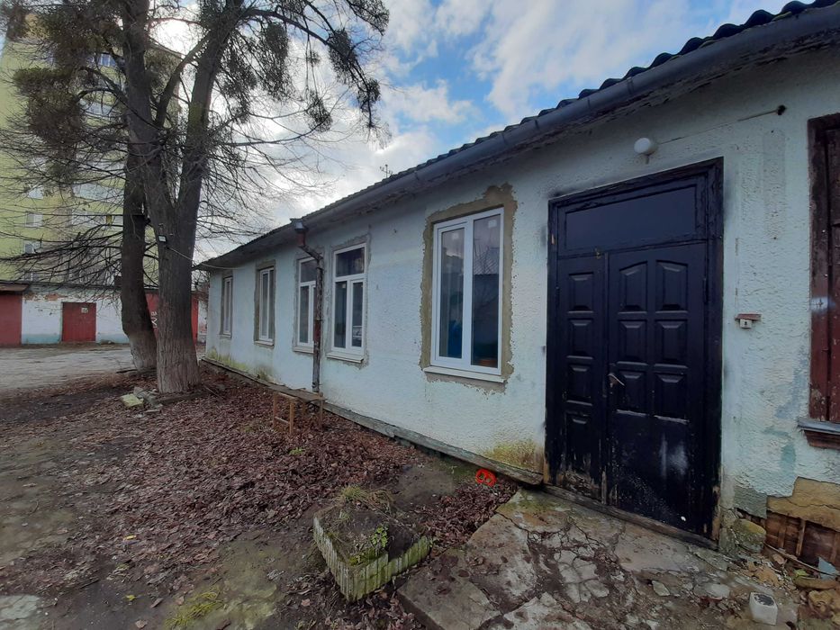 Будівля адміністративна,  площею 317,5 кв.м,  м.Рівне