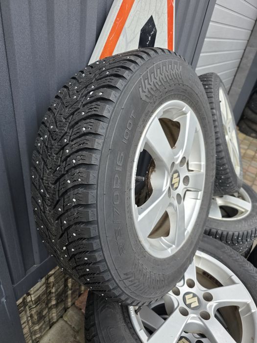 Диски з шинами 215/70/16