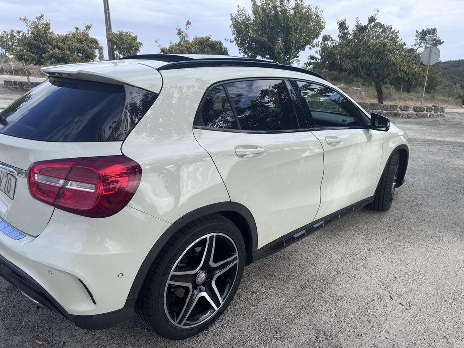 Mercedes Gla 200d AMG c/ Teto de abrir Panoramico
