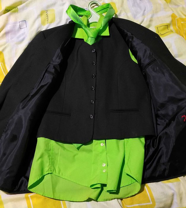 Костюм чоловічий трійка- костюм класичний