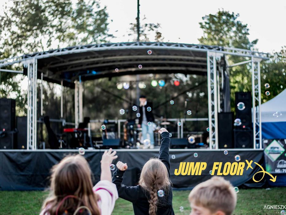 Wynajem Sceny Mobilnej 5m x 6m | Nagłośnienie | Oświetlenie | Barierki