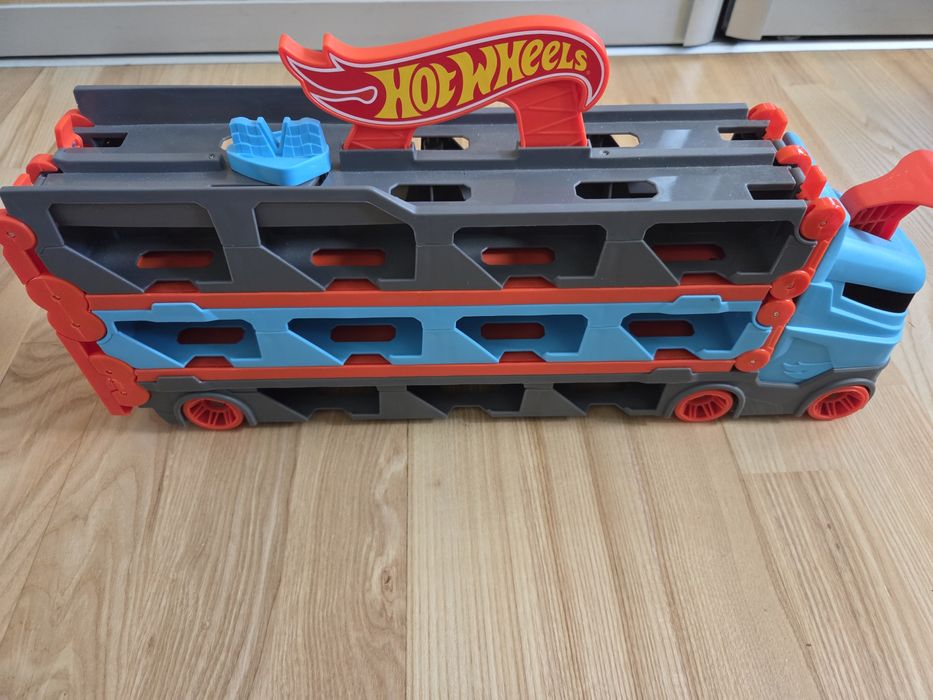 Auto Hot Wheels - Wyścigowy transporter 2w1