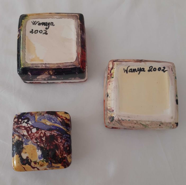 Pequenas Caixas em Louça Pintadas à Mão
