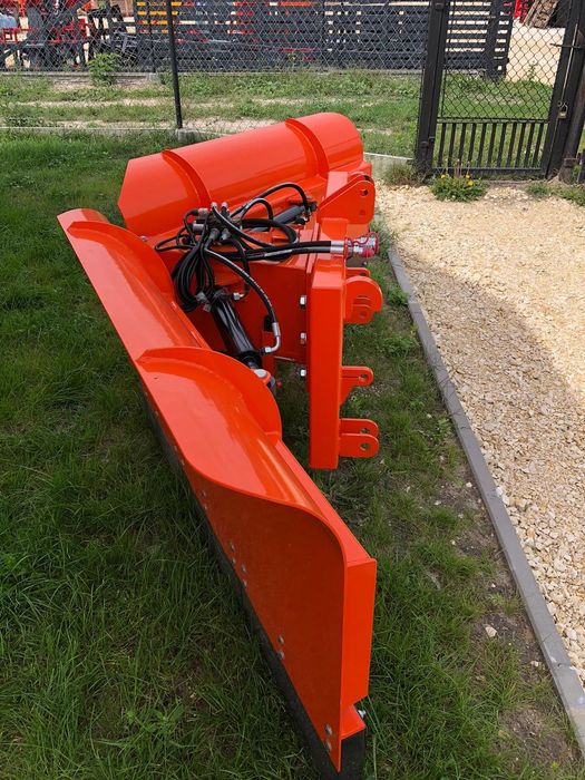 Solidny pług do śniegu strzałka składany hydrauliczny do tuza tura Metal-Technik