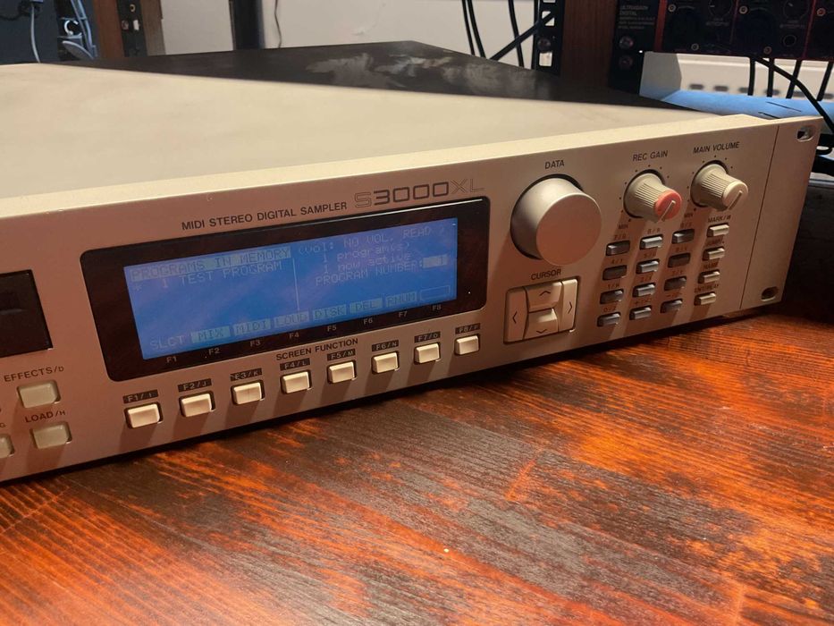 Sampler Akai S3000XL + karta IB-208P / sprawny /  serwisowany