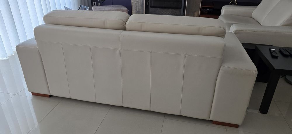 Vendo sofá em pele cor pérola