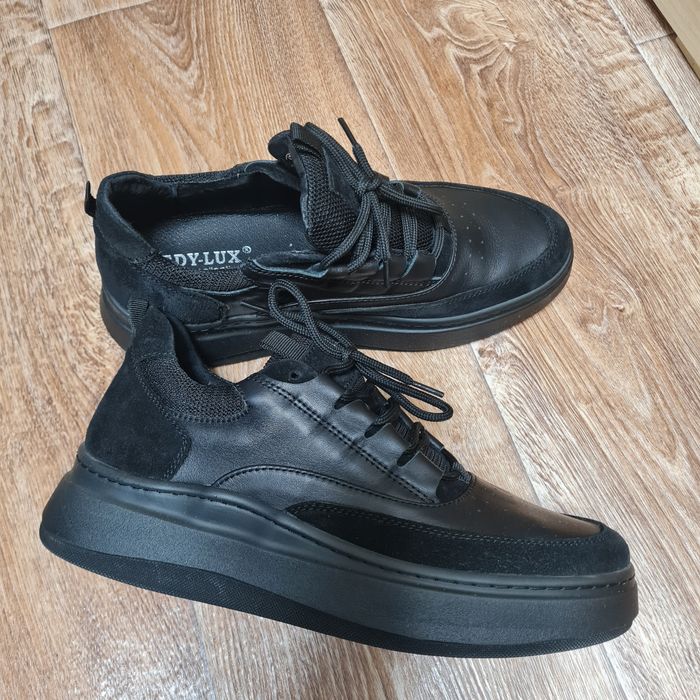 Кросівкі жіночі шкіряні р.41