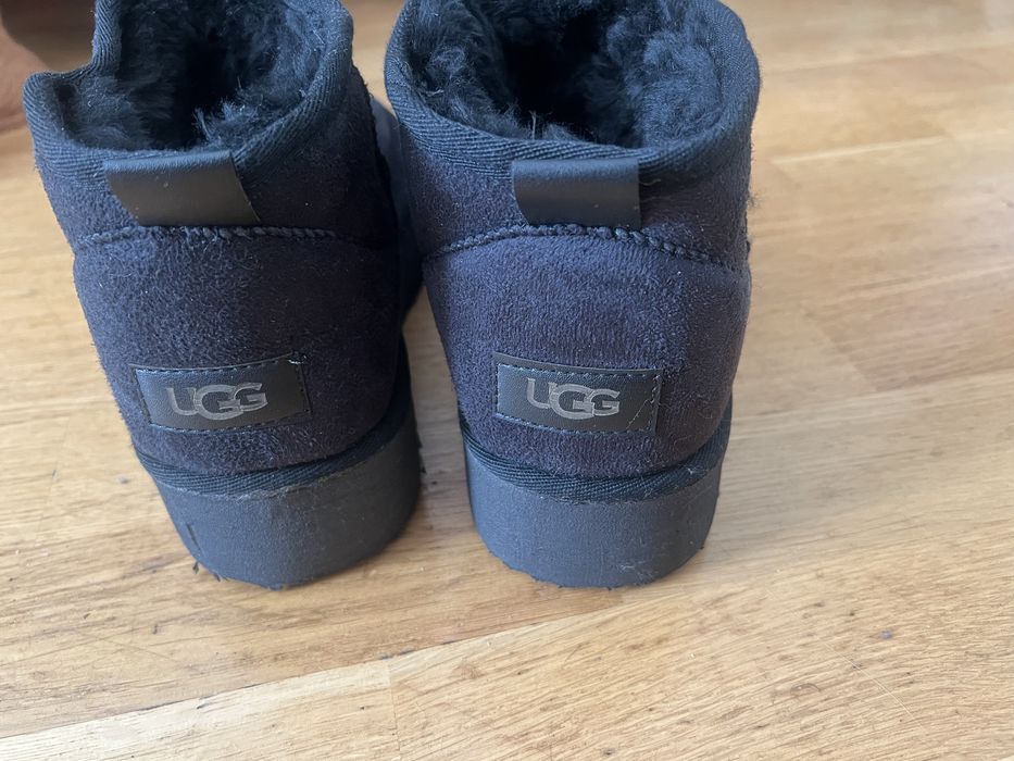 Уггі жіночі, чорні, 37 розмір