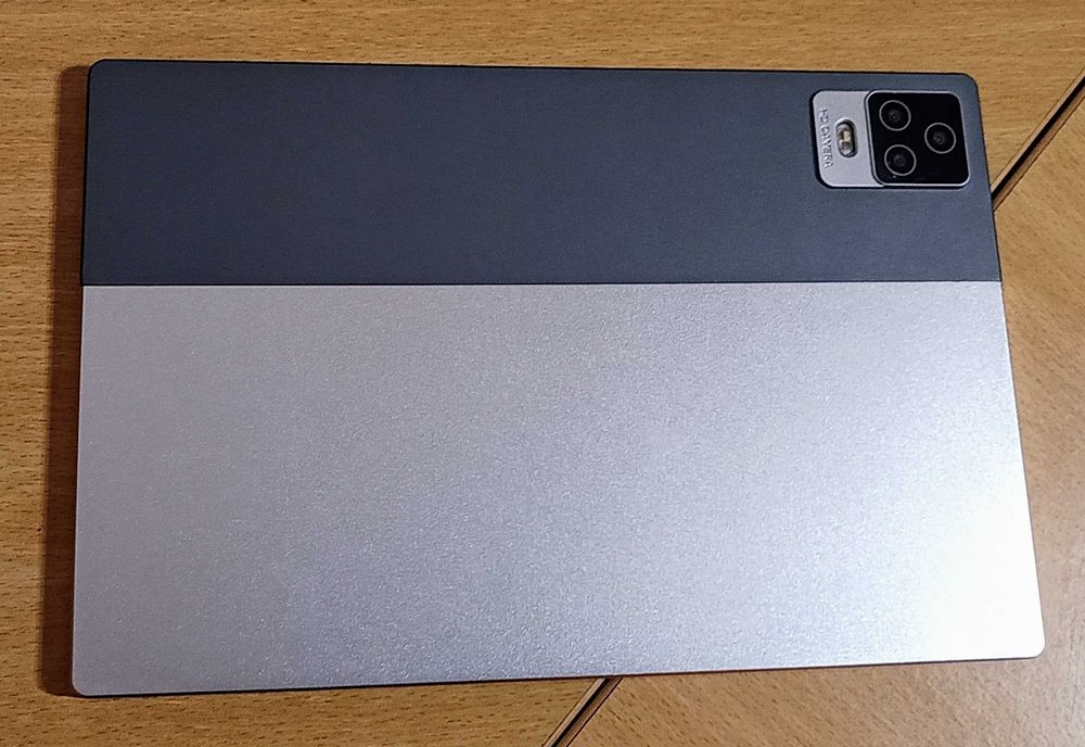 Tablet novo e smartphone usado em muito bom estado.