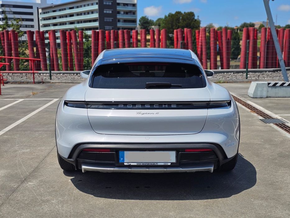 Porsche Taycan - Aluguer para Eventos (c/ Condutor)