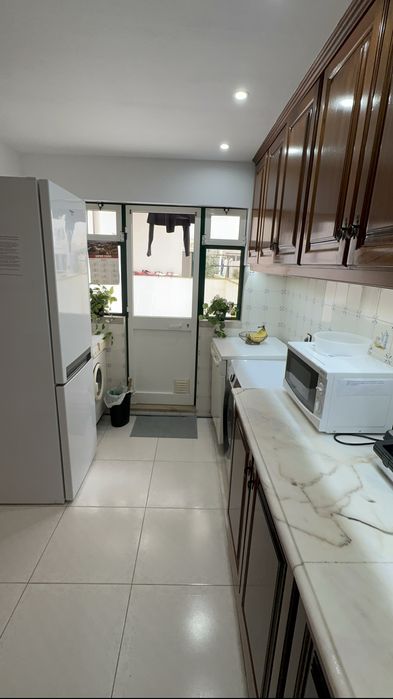 Quarto mobiliado para 02 pessoas em Entroncamento/Santarém