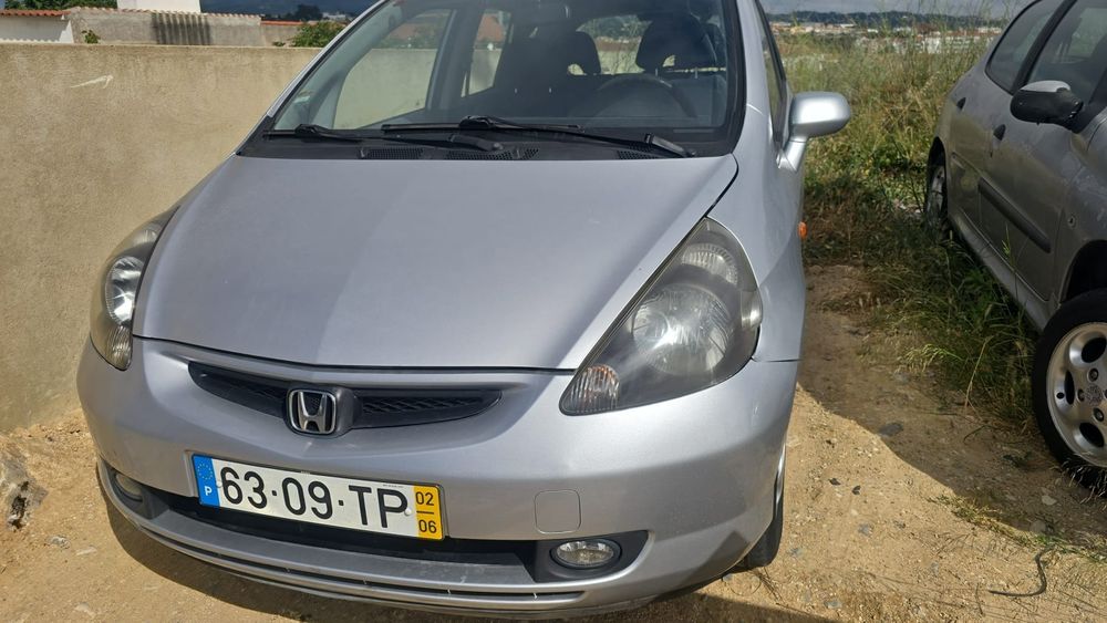 Vendo Honda muito bem conservado.