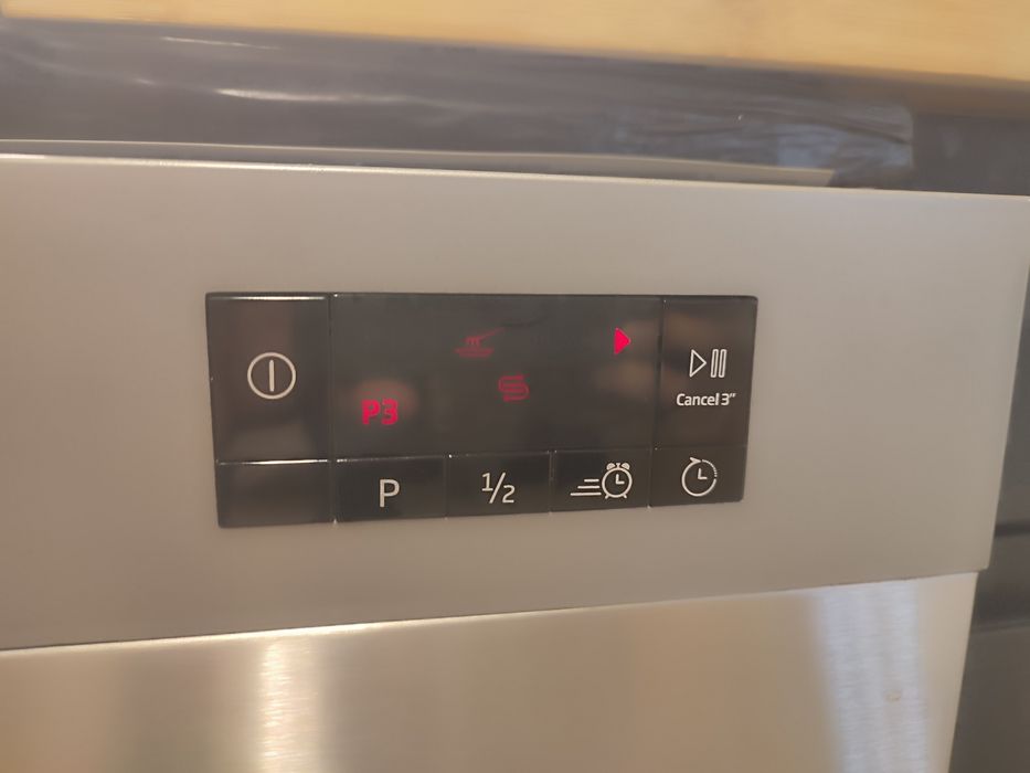 Vendo BEKO DFN16420X máquina da loiça