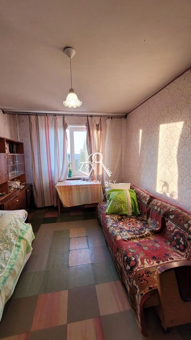Продаж 3-кімнатної квартири по вул. Космонавтів