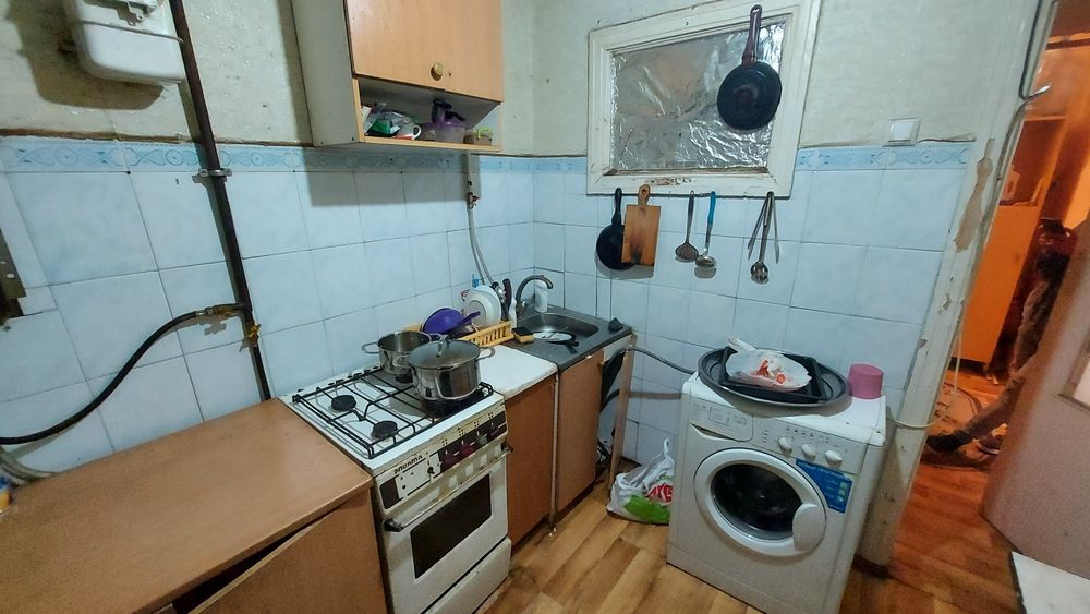 Продам 2-к квартиру в центре города возле парка Шевченко.