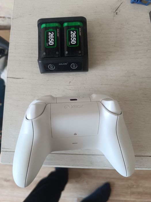 Джойстик xbox s/x +аккумы/зарядка