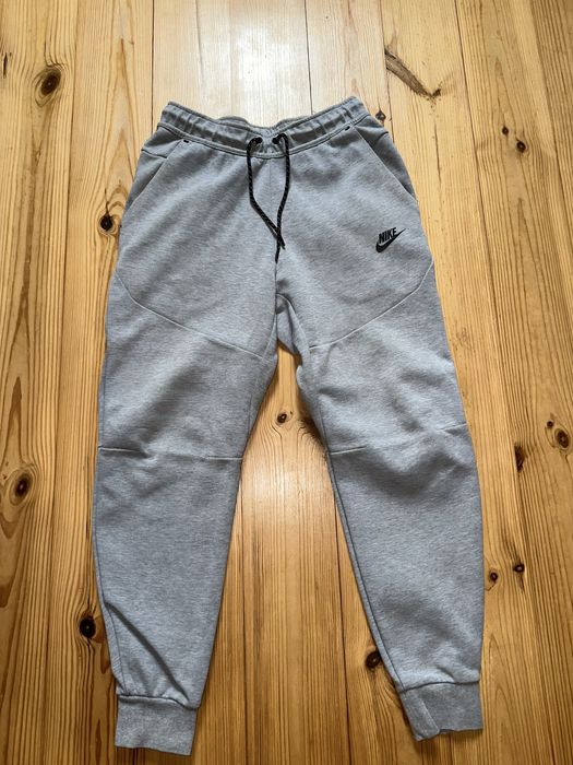 Продам штани nike tech fleece