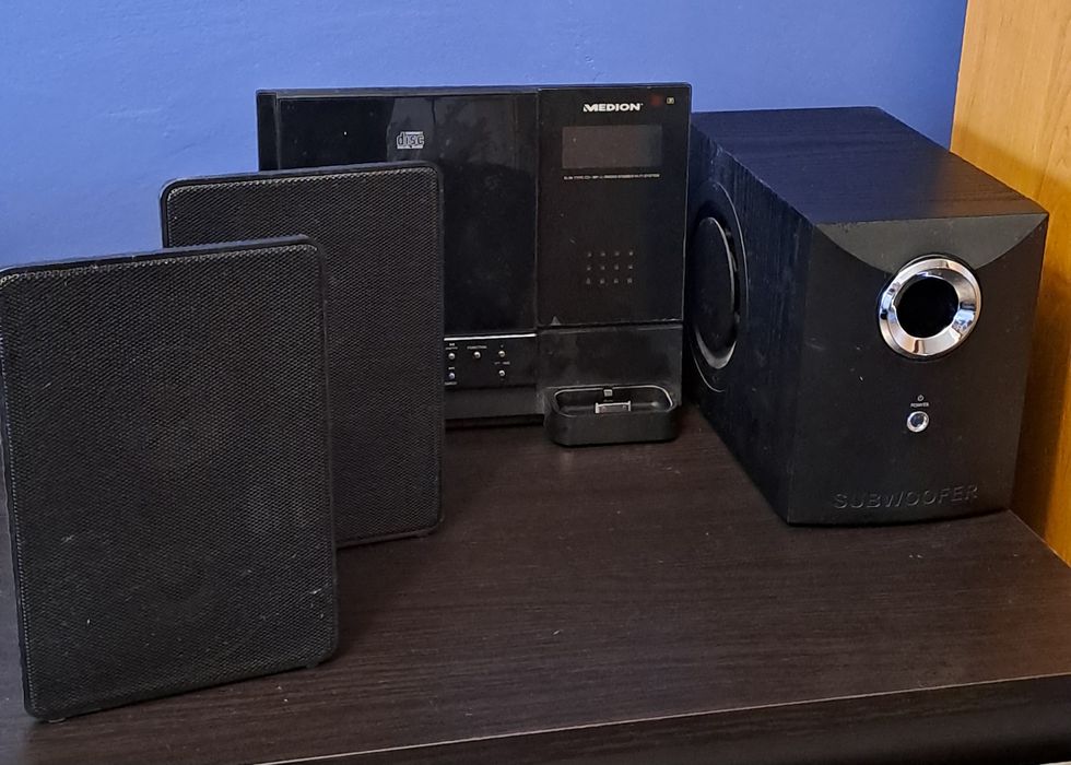 Do negocjacji Odtwarzacz płyt + 2 głośniki + subwoofer