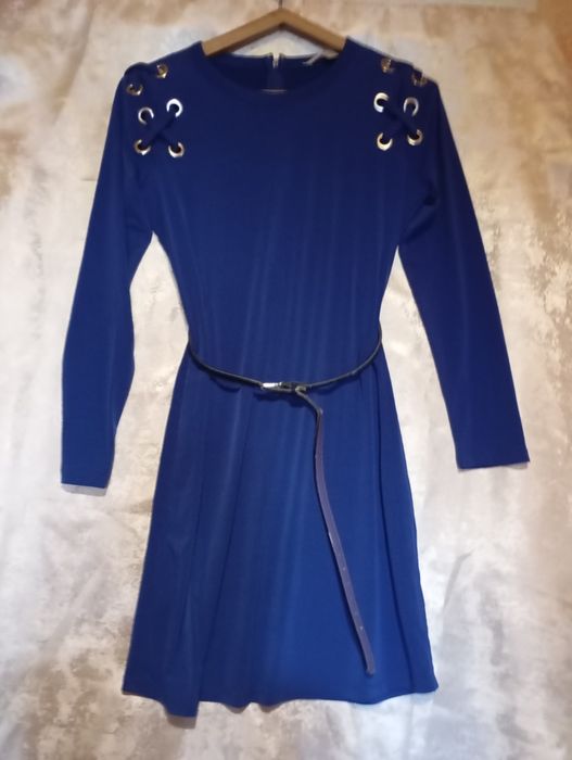 Платье футляр с декором.