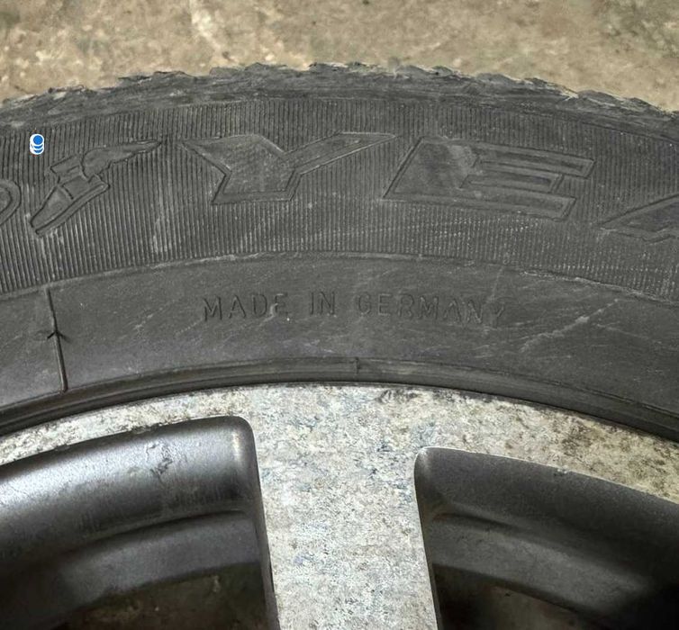 Комплект оригинальных шин + дисков для Audi A4 B8 | Всесезонные | R16