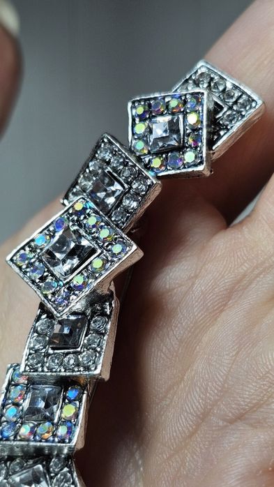 Broszka z Cyrkoniami