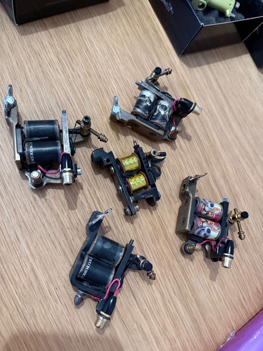 Oportunidade para tatuadores (tudo ou separado)