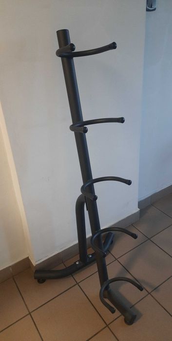Stojak pionowy na 5 piłek lekarskich lub worków