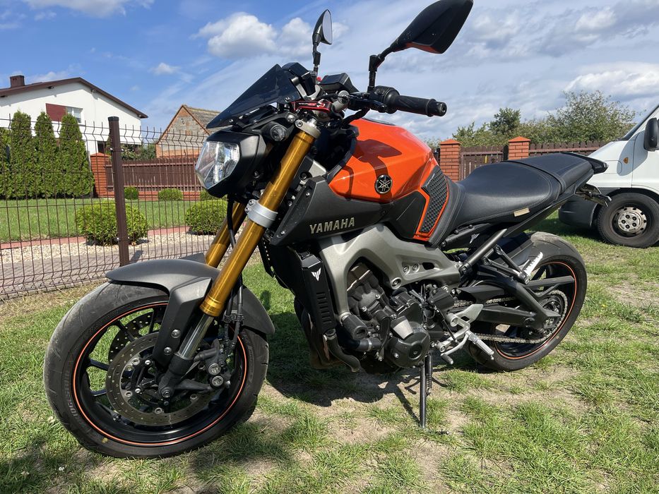 Yamaha MT09 Salon PL