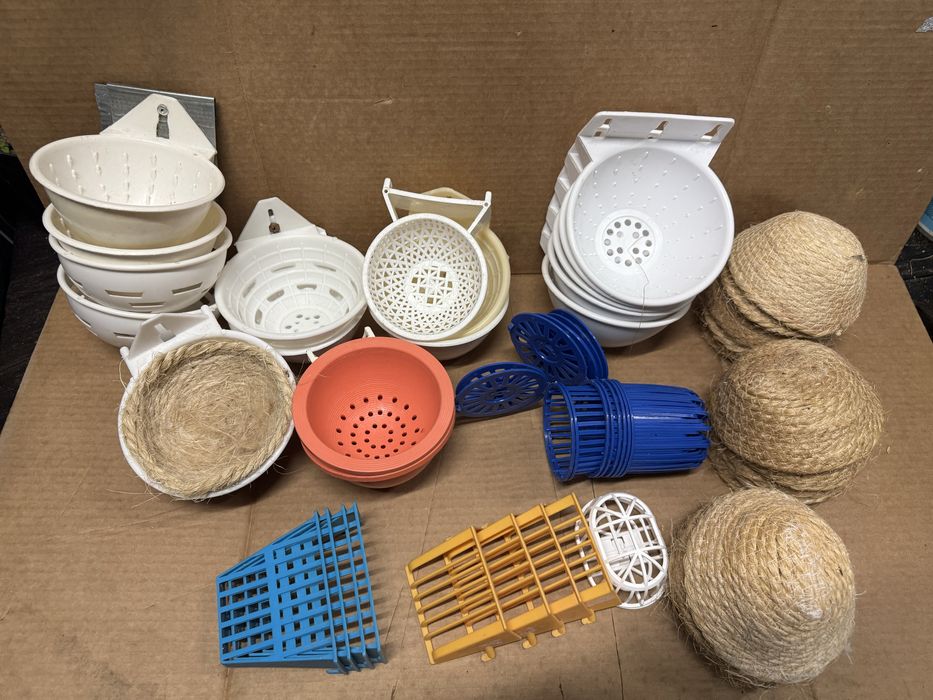 Comedouros normais e automaticos