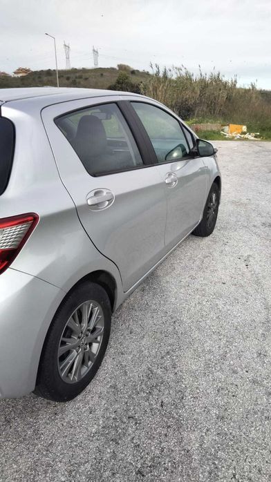 Vendo Toyota Yaris 2017