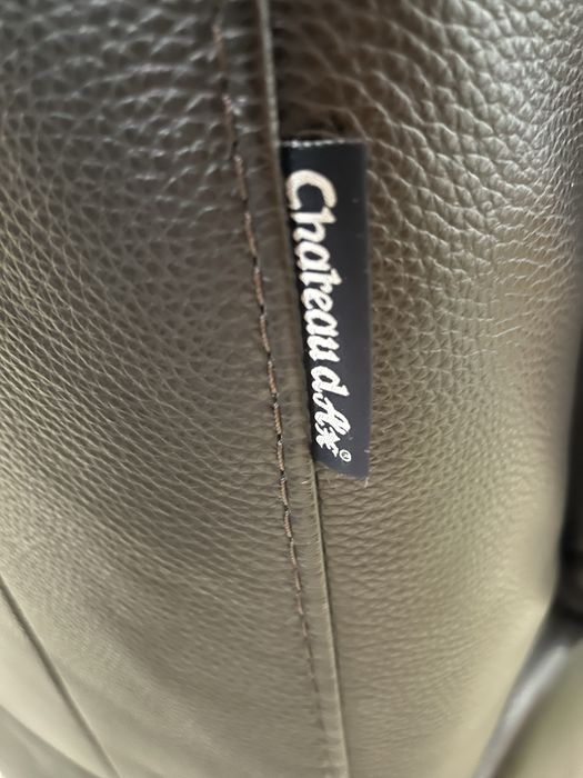 Sofá 2 lugares Chateaux d’Ax como novo em pele de cor preta