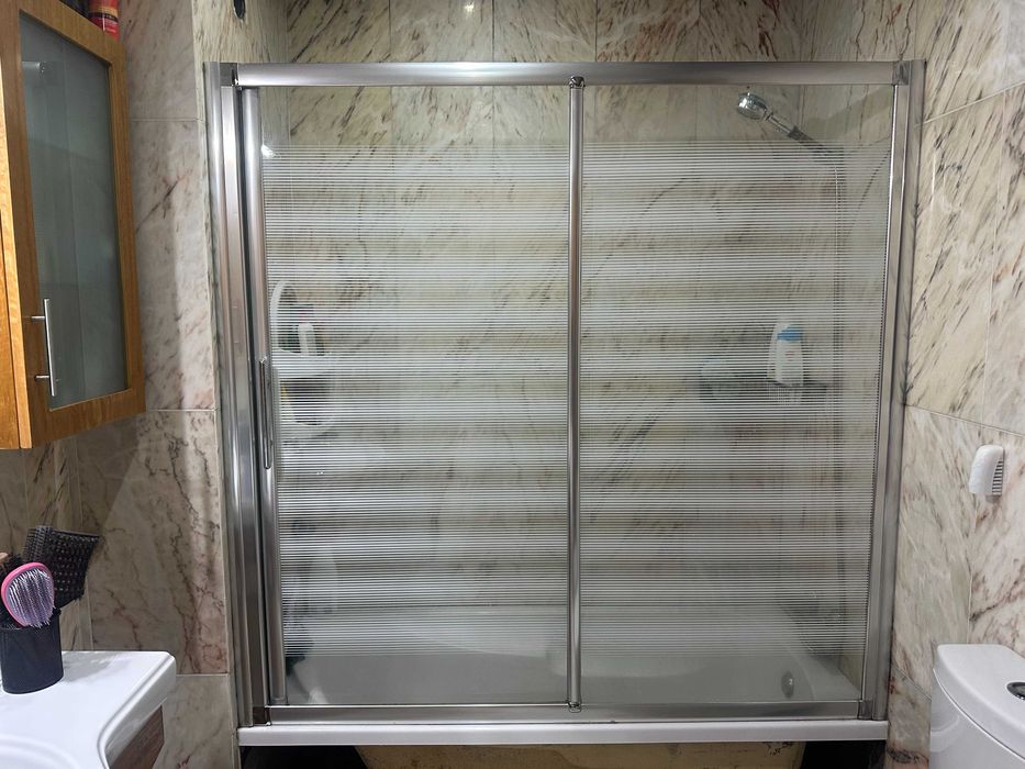 Resguardo para Banheira com 1 porta _  1.55m. x 1.50m