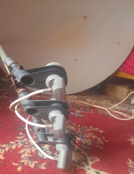 Спутниковая тарелка