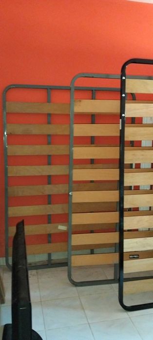 Estrado de Cama 1.83 × 1.33 Usado