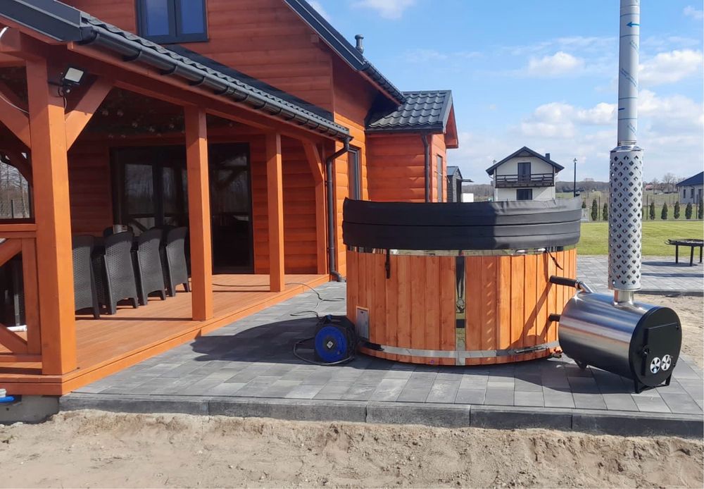 Jacuzzi, hot tuba, balia ogrodowa, spa w ogrodzie