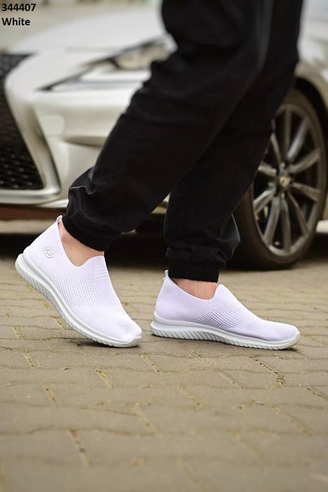 Кросівки на літо