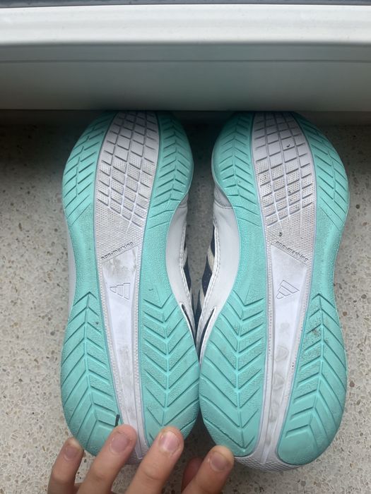 Halówki Adidas Sala 40 i 2/3