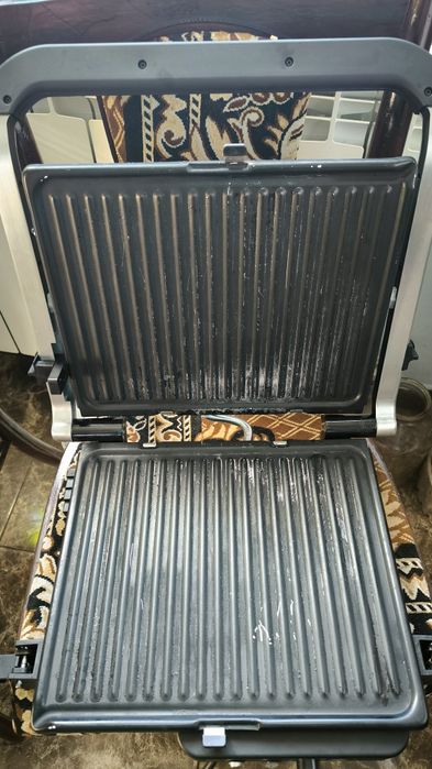 Гриль , бутербродниця