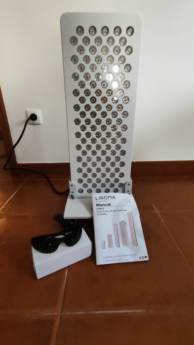Painel Red Light Therapy LIROMA RL120 – 120 LEDs – Como Novo