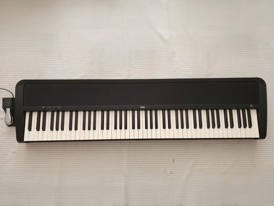 Piano Digital Korg B1