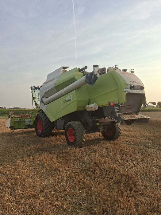 Claas tucano 320