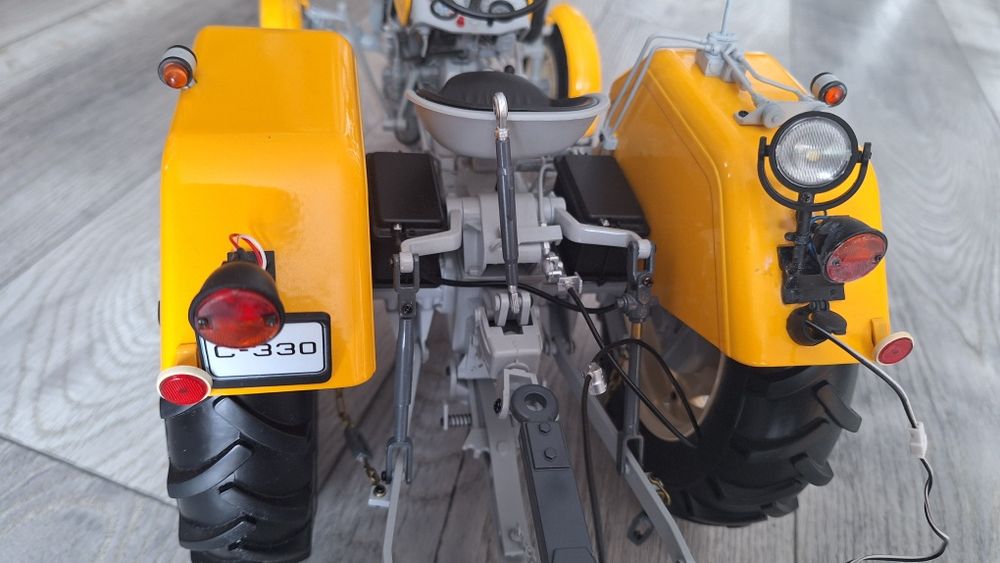 Traktor ursus c330 deagostini model