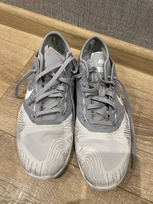 Кросівки nike жіночі